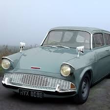 The raked rear window and the ford anglia 105e torino used the chassis, doors, windscreen and all the mechanical parts of the anglia 105e saloon, but the outer body was of an all new design. Blend Swap Ford Anglia 105e