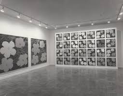 Le opere di andy warhol fiori furono create dall'artista nel 1964 ed esibite per la prima volta alla leo castelli gallery riscuotendo un'enorme. Andy Warhol Flower Paintings Exhibitions Castelli Gallery