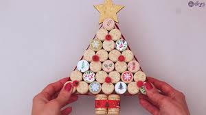 Wine cork ornaments for christmas tree. Diy Wine Cork Christmas Tree Your New Favorite Decoration