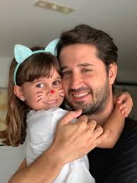 🎉 Feliz 40 anos, meu amor! 🎂✨ @diogomacknight Hoje é dia de celebrar essa  pessoa maravilhosa, de bem com a vida, que transforma qualquer lugar em um  espaço mais leve e divertido.