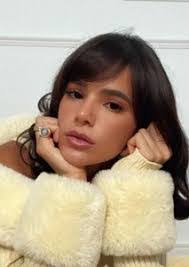 Natalie Layne's Instagram, Twitter & Facebook