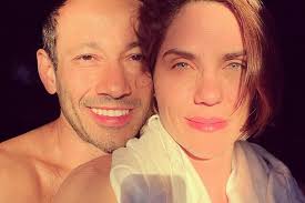 Rafaela Mandelli e Rodrigo Leonardo se casam em São Paulo