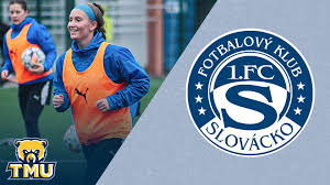 Women's Soccer Adds Nine to Upcoming Class