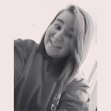 Julie Holub's Instagram, Twitter & Facebook