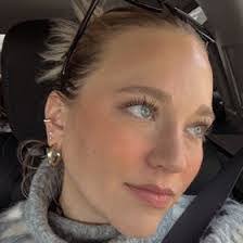 Sydney Gunderson's Instagram, Twitter & Facebook