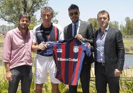 En san lorenzo, en las últimas horas se habían barajado varias opciones, y hasta había surgido la posibilidad de contar con tinelli como candidato a presidente. La Crisis Aleja A Marcelo Tinelli De San Lorenzo Bendito Futbol