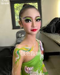 The repertoire of ”South Yunnan Ying Shao“ has been painted countless  times. This time, the makeup teacher said not to paint. Is it popular  there? We have a lot of #dance makeup# #