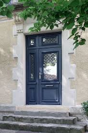 Des Portes D Entree Sur Mesure Et Esthetiques L Atout Renovation Signe Bel M Porte Entree Aluminium Porte Entree Maison Door