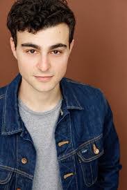 Drew Lindo's Instagram, Twitter & Facebook