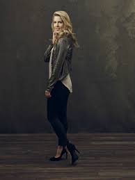 Emily bett rickards now a regular on 'arrow'. Arrow Bild Emily Bett Rickards 838 Von 1145 Filmstarts De