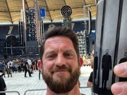 Nach Rammsteinkonzert: Ben sucht die Eine unter 50.000