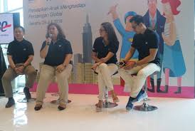 Contextual translation of orang tua into english. Trailblazers Ef Program Sempurna Untuk Anak Dan Orang Tua Republika Online