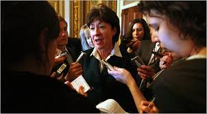 Maine Senators Collins And Snowe Gain By Backing Stimulus The New York Times