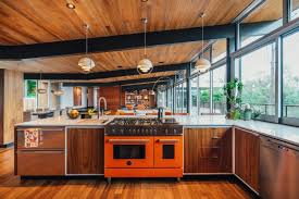 The post and beam frame makes this possible while. Midcentury Post And Beam Is Updated For Modern Living Mid Century Home Mid Century House Post And Beam Modern House Design
