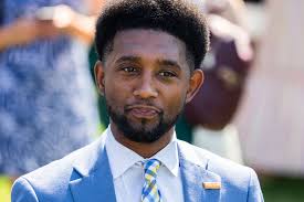 Mayor Brandon Scott Pins Uplifting Message To Black Women: 'This Country  Does Not Deserve Black Women'