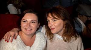 Elle est prof de yoga, dynmique, spirituelle et rigolote. Les Comediens De Scenes De Menages Ont Passe La Soiree A Templeuve On Les Retrouve Jeudi A L Ecran