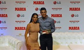 Avrupa şampiyonası'nda futbolseverlerin beklemediği şekilde başladı. Ispanya Dan Cristiano Ronaldo Da Efsane Odulu Fotomac