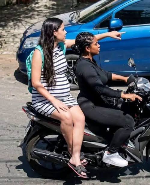 María Camila Potosí, mujer de la moto (Imagen tomada de prensa)