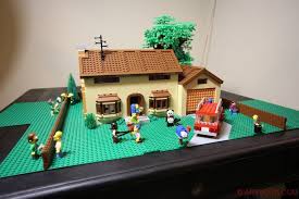 The last section of the build is the removable upstairs section that contains bart's bedroom, part of lisa's room, and the landing. Simpsons House Simpsons House Lego Simpsons Home Additions
