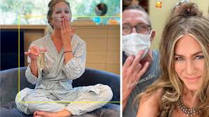 Aniston radiates a vulnerable warmth both on and off screen that keeps her audience loyal. Shop Jennifer Aniston S Skin Saving Face Mask For Just 20 Grazia