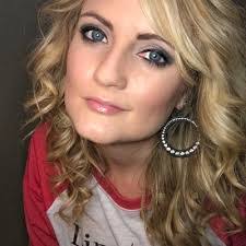 Summer Carnes's Instagram, Twitter & Facebook