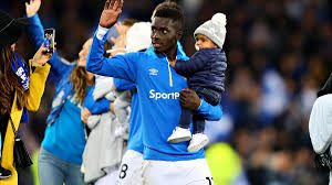À 30 ans, idrissa gueye n'a eu besoin que de quelques semaines pour s'imposer comme une évidence dans le milieu du psg. Manchester United And Psg Battle For Idrissa Gueye Eurosport