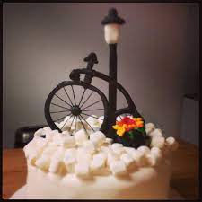 Vintage Bicycle Cake With Lamp Post Bicycle Wedding Cake Bicycle Cake Cake Creations