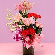 Same day delivery & 20% off! Pretty Mixed Flowers Online Flowers Delivery In Delhi Flowersngiftonline