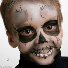Un maquillage de squelette glamour et simple pour une petite fille aux couleurs d'halloween. Maquillage Squelette Pour Halloween Maquillage Squelette Maquillage Zombie Maquillage Halloween