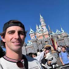 Caleb Graves (@calebgtravels) • Instagram photos and videos