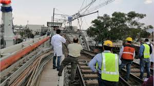 Un tramo del puente de la línea 12 del sistema de transporte colectivo metro de la ciudad de méxico colapsó y provocó el descarrilamiento y caída de un tren de la línea 12 del metro de la ciudad de méxico. Bzrxdyzsxjir M
