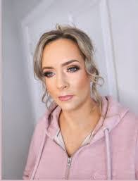 Janet Hyndman's Instagram, Twitter & Facebook