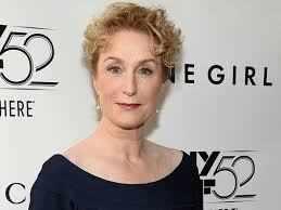 Banes, a film, theater and television actress who appeared in the thriller gone girl, died on june 14, days after she was struck by a man riding a scooter as she crossed the street in manhattan. Schrecklicher Unfall Gone Girl Star Lisa Banes Ist Tot