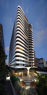 Queens Domain Balances Sculpture And Structure In Melbourne Arch2o Com Hotel Architecture Melbourne Architecture Hotel Facade