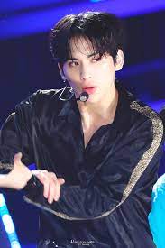 Sensational feeling 9) ist eine südkoreanische boygroup unter. 7 Dances Of Sf9 S Taeyang That Will Captivate You Kpopmap