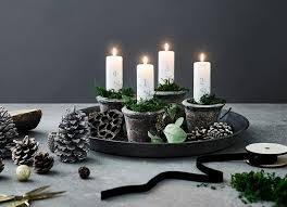 Moderne Adventsgestecke Basteln 20 Ideen Mit Naturmaterialien Decor Table Decorations Christmas