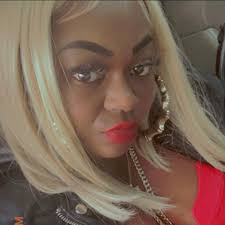 She really has a natural dirty look idk