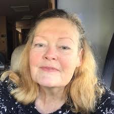 Kara Jankowski's Instagram, Twitter & Facebook