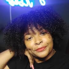 Tamara Heggie's Instagram, Twitter & Facebook