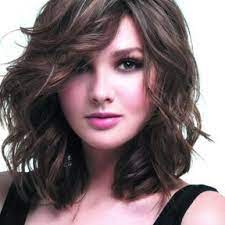 Sur notre site nous mettons à votre disposition toutes les dernières tendances coiffures. Ondule Coiffure Femme Mi Long Degrade