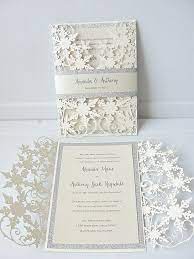 Winter Wedding Invitation Snowflake Wedding By Lavenderpaperie1 Elegant Wedding Invitations Ide Perkawinan Kartu Undangan Pernikahan