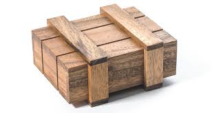 Centrale box is a similar puzzle to centrale although completely opaque this time (with a decent hint on the top). 27 Challenging Brain Teaser Books And Puzzles That Will Keep You Busy For Days