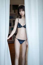 キラメイピンク” 工藤美桜の推定Cカップ美乳水着画像【27】 - グラビア大銀河