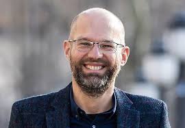 Al voto per sei candidati sindaci e sedici liste