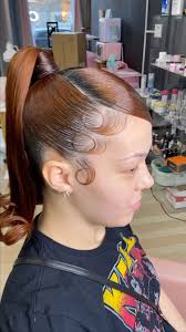 sleek ponytail🦄✨1st attempt🩷🤍 this very much gave slick back . silk  press😮‍💨 • • HOT COMB YOUR NATURAL CLIENTS HAIR ‼️ I don't play 😅 It  makes all the difference 😍 1.5