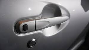 Tips cara mengganti & memasang kunci deadbolt bagi anda yang menginginkan mengganti kunci deadbolt di pintu rumah anda atas alasan kemanan atau karena. Fitur Kekinian Di Toyota Veloz Baru Kumparan Com