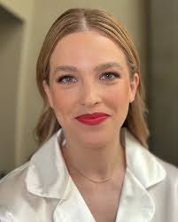 Christine 💋 #chicagobride Working with this beauty for her wedding weekend  was an absolute pleasure. The lip choice was perfection, and made for an  incredible moment in contrast to her dress. A