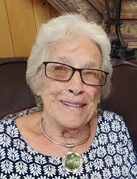 Ellen Gray's Instagram, Twitter & Facebook