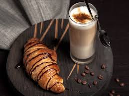 Ob Russisch Berlinerisch Franzosisch Oder Im Grunen Die Fruhstucksauswahl Im Friedrichshain Ist G Lebensmittel Essen Lebensmittelfotografie Ideen Furs Essen