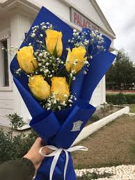 أما رؤية الفتاة العزباء كأنها ترتدى فستان لونه أزرق فى الحلم فذلك محمود حيث قال المفسرون أن الأزرق فى الملابس دلالة على الأمان والسلام والهدوء النفسى والتناغم. Ø¨ÙˆÙƒÙŠÙ‡ ÙˆØ±Ø¯ Ø·Ø¨ÙŠØ¹ÙŠ Ø§Ù‡Ø¯Ø§Ø¸ Ù…Ù† Palace Of Roses Ù‚ØµØ± Ø§Ù„ÙˆØ±ÙˆØ¯ Facebook